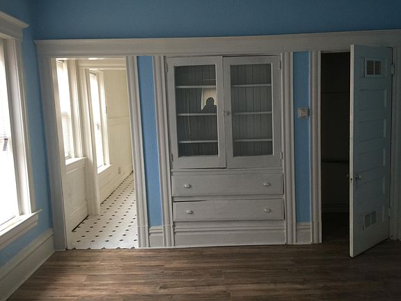 5th image of 3407 Wyandotte St
