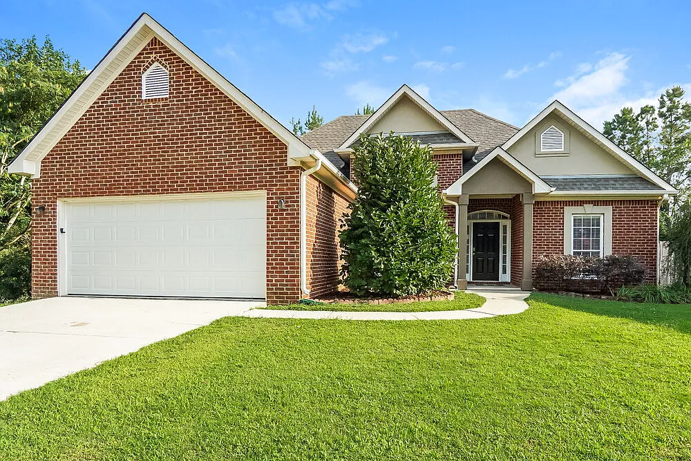 3 bed, 2.0 bath, 1476 sqft, $3,140 — Photo 1