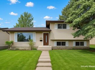 107 E Silver Brook Dr NW, Calgary, AB T3B 3H6