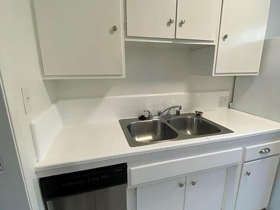 3rd image of 11178 Culver Blvd #12