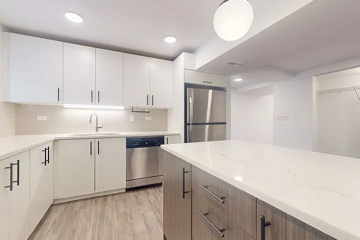 1413-15 E. 57th — Photo 54
