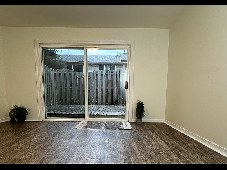 3591 Kenbrooke Ct — Photo 4