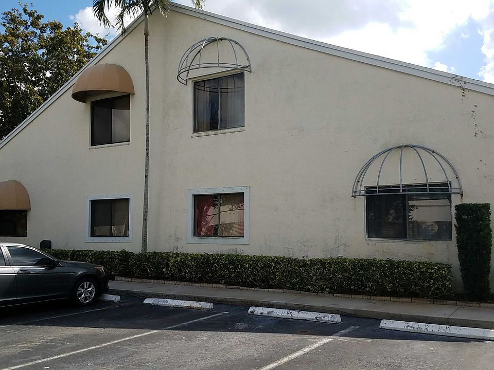 1st image of 10106 NW 33rd Pl
