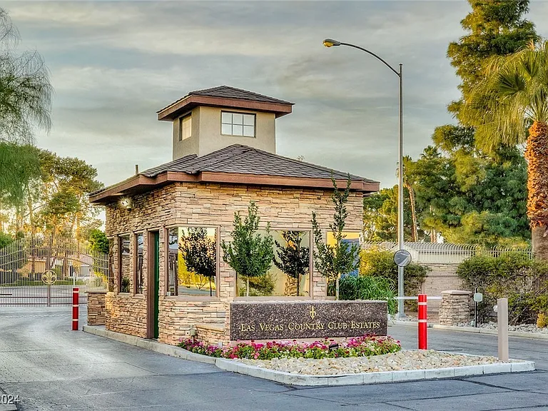 3003 Pinehurst Dr — Photo 23