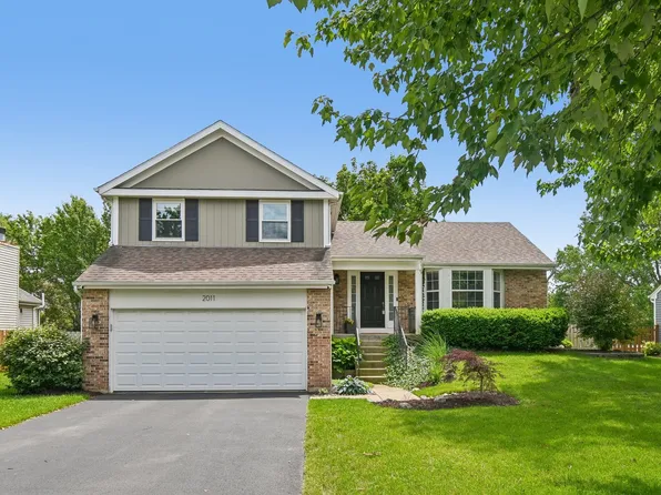 2011 Glenmoor Dr, Dundee, IL 60118