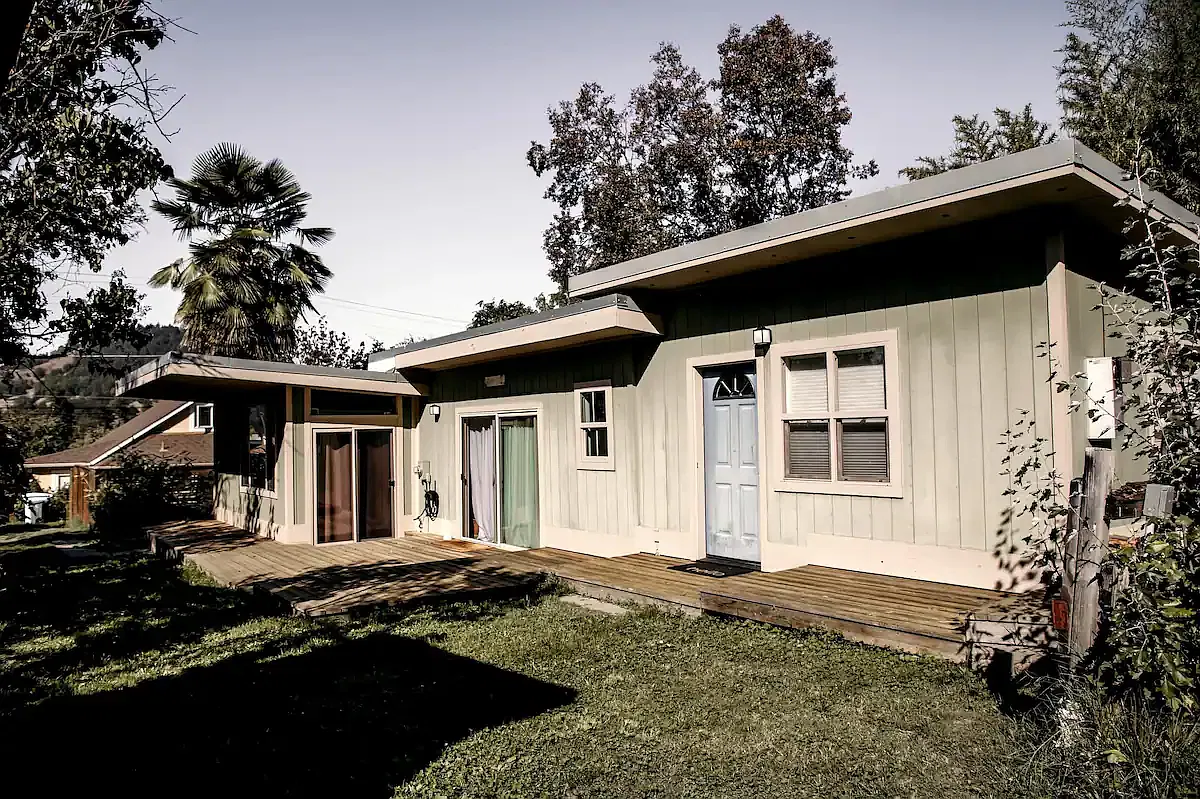 2 bed, 2.5 bath, 900 sqft, $3,450 — Photo 3