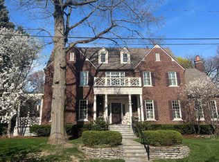 344 Washington Rd, Grosse Pointe, MI 48230