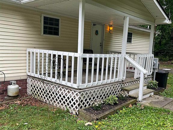 3rd image of 6005 Edgewood Dr