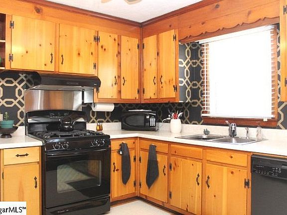 5th image of 3 Leland Cir
