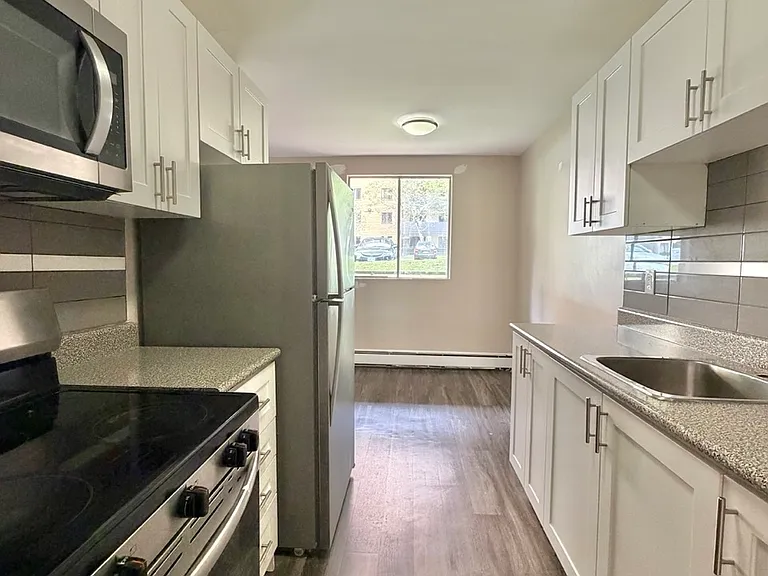 750 Kipps Ln #2 — Photo 8