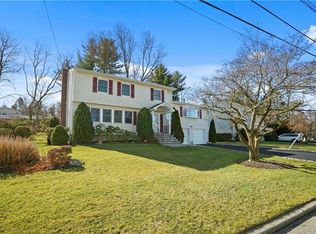 81 Windom St, White Plains, NY 10607