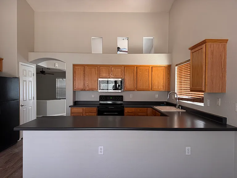 16429 N 152nd Ct — Photo 5