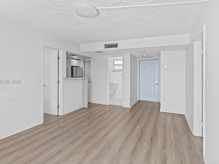 1145 Normandy Dr #505 — Photo 8