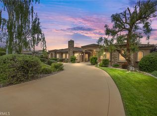 11336 Oak Hill Ln, Yucaipa, CA 92399