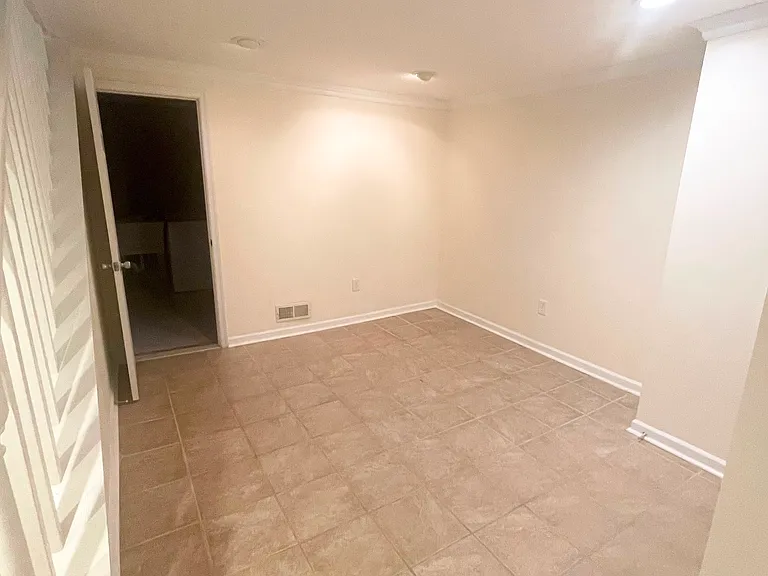 1305 Pleasant Valley Dr — Photo 19