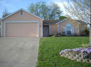 722 N Michigan Cir, Lawrence, KS 66044