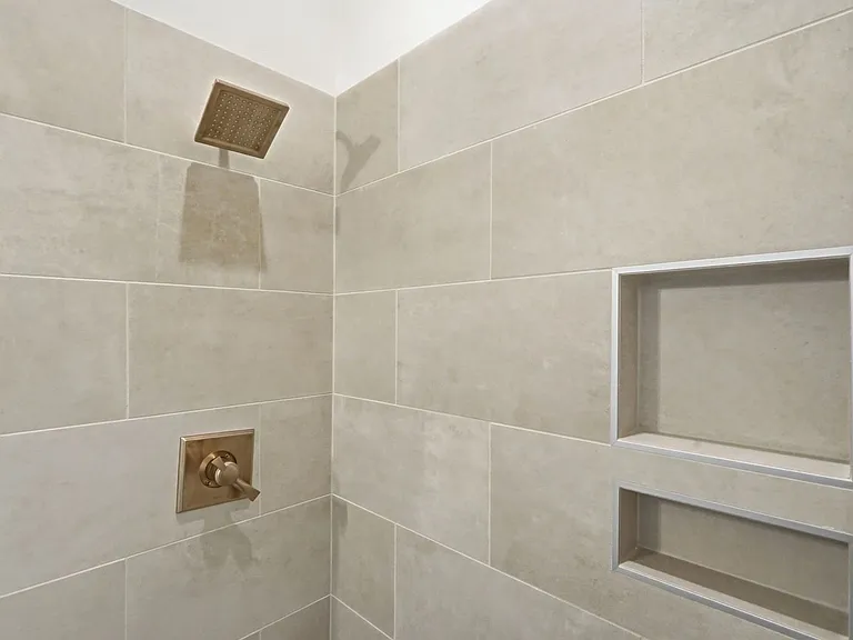 2428 Runnymede Ln — Photo 11