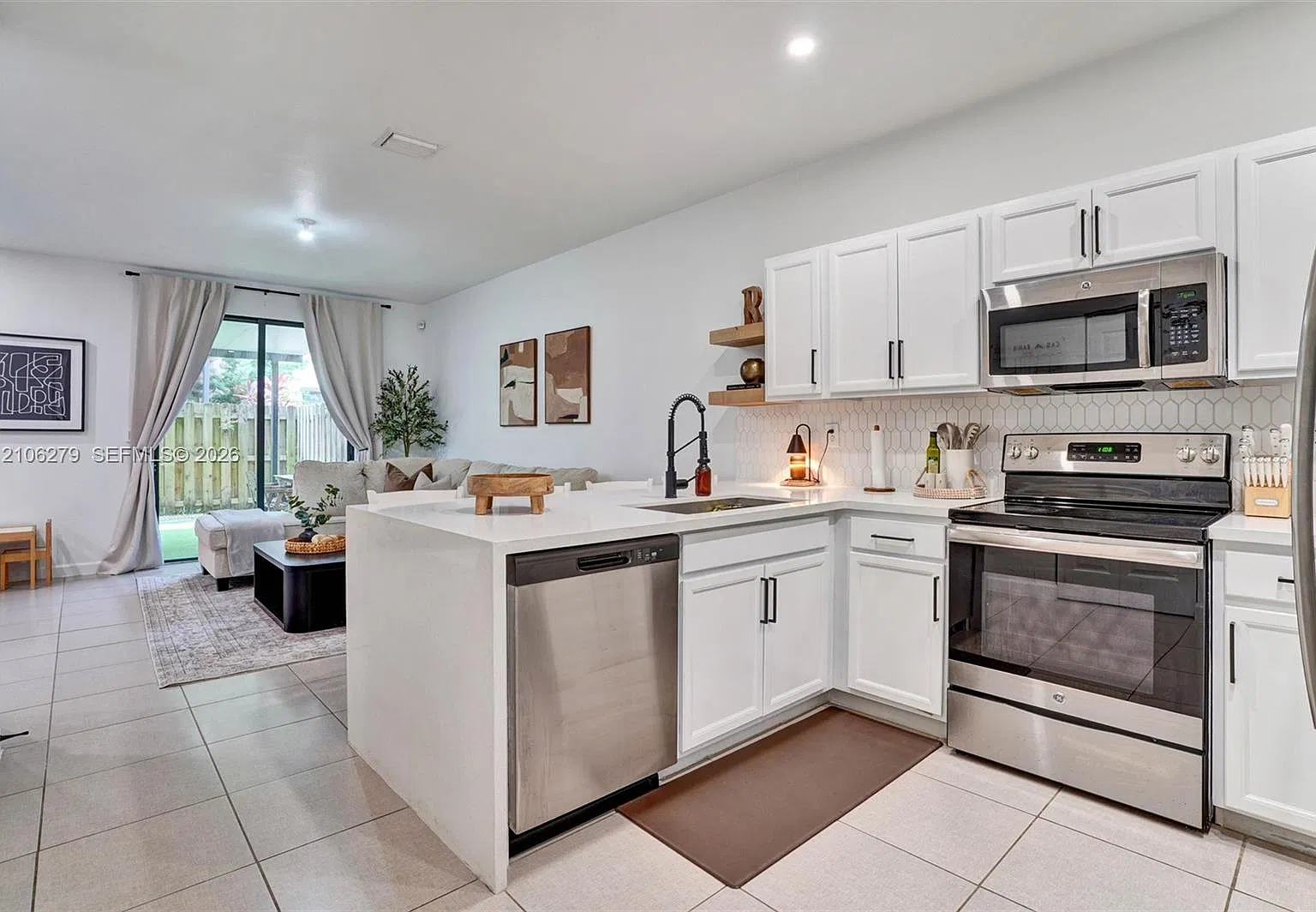 Coco Palm Estates — Photo 3