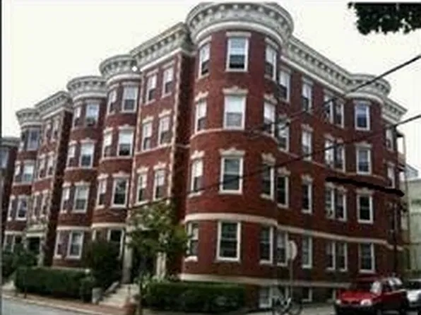 161 Hancock St APT 8, Cambridge, MA 02139