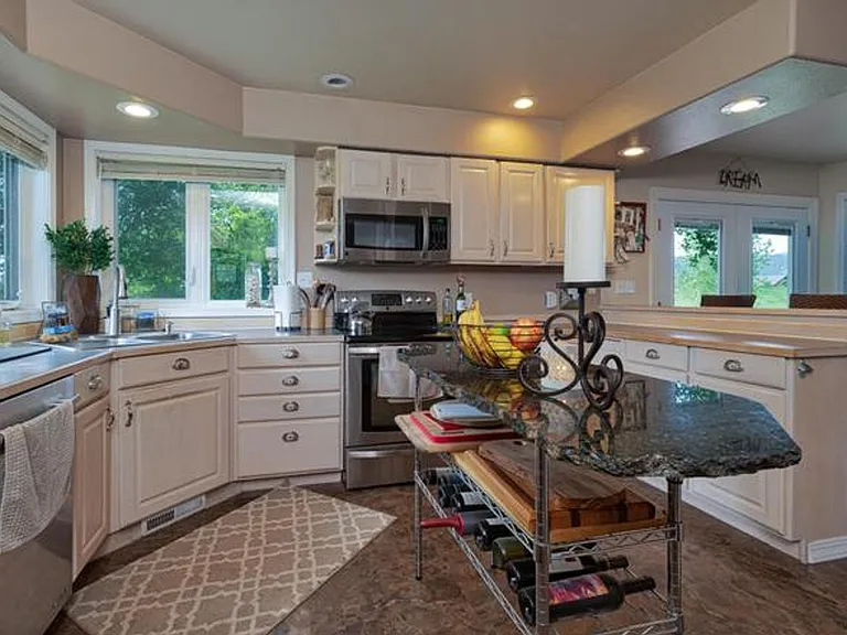 1480 Cresthaven Dr — Photo 16