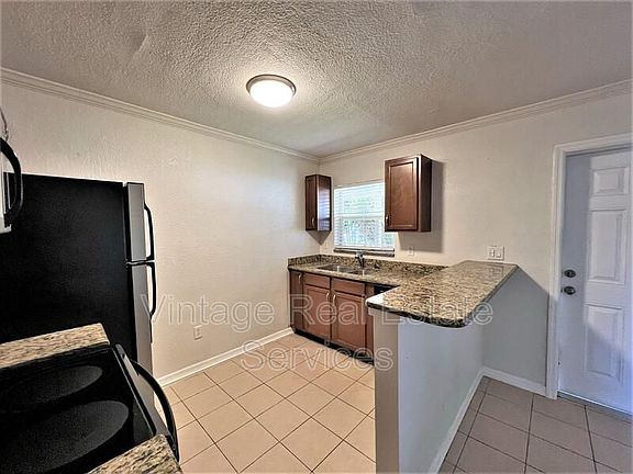 3rd image of 110 148th Ave E #11