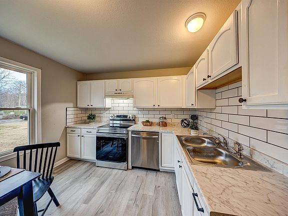 5th image of 1921 Shadewood Ave