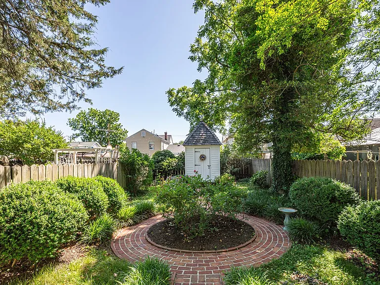 1307 Caroline St — Photo 30