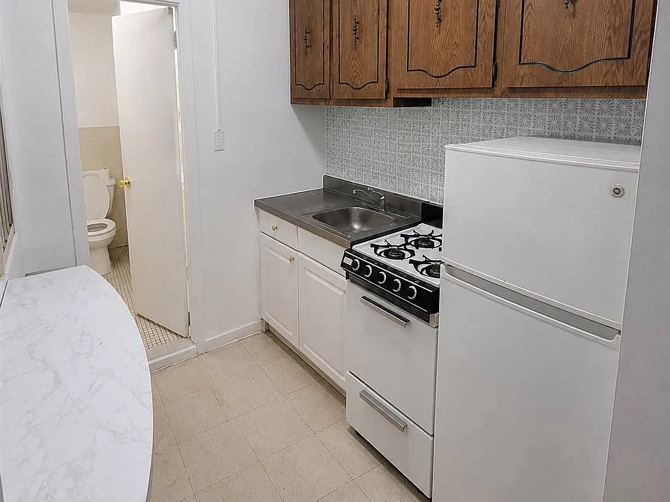 418 E 73rd St #2EF