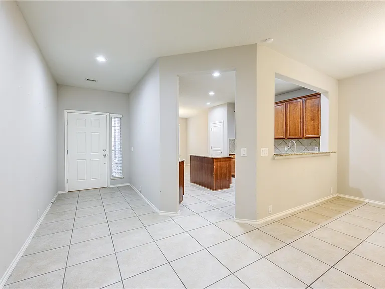 9503 Herons Grove Ln — Photo 4