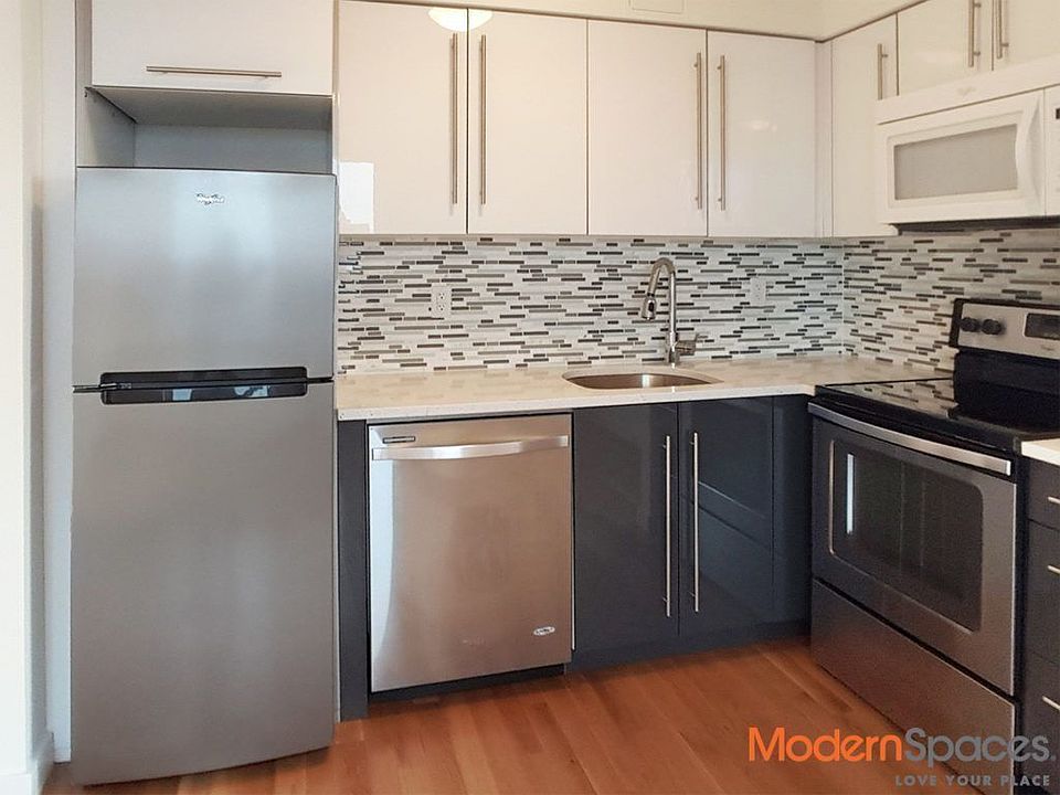 2nd image of 5205 Queens Blvd APT 8H