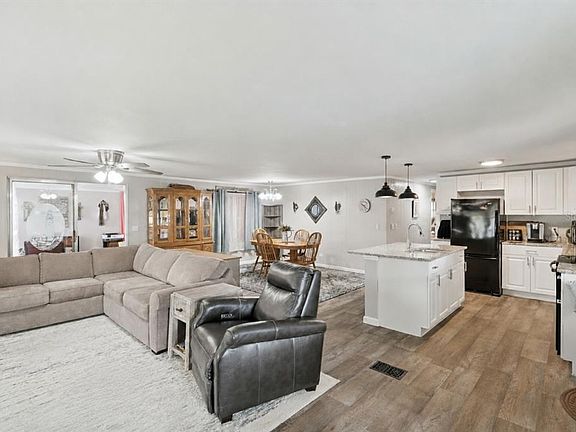 5th image of 332 Hawthorne Blvd
