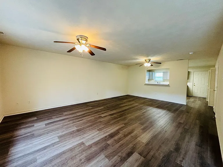 1417 Jennifer Dr — Photo 5