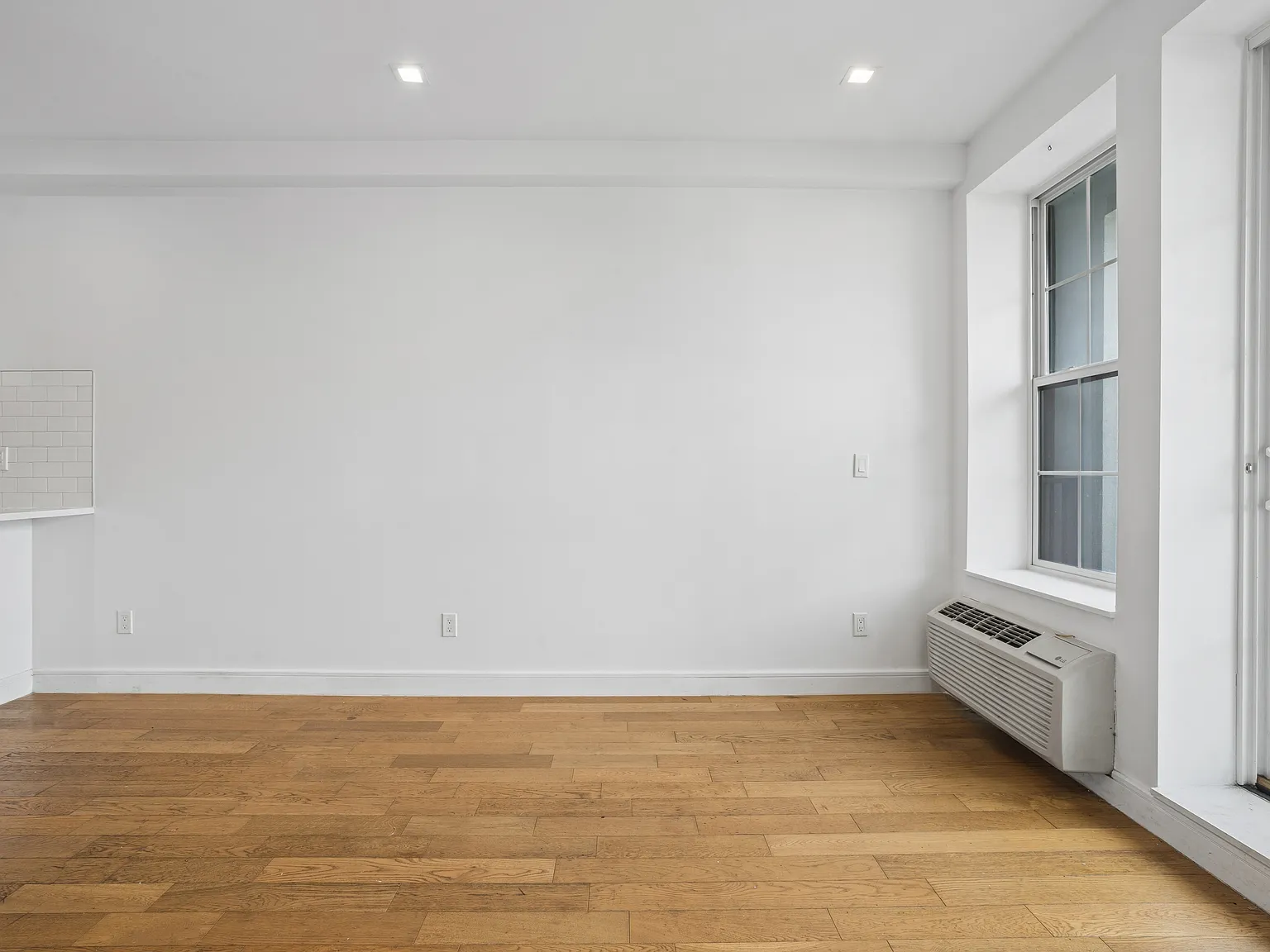 1229 Putnam Avenue — Photo 3