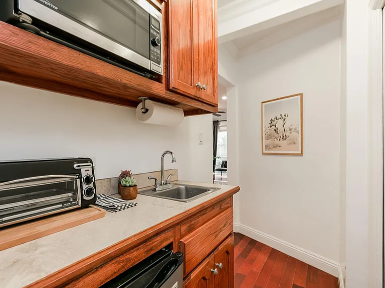 11822 Gorham Ave #2 — Photo 7