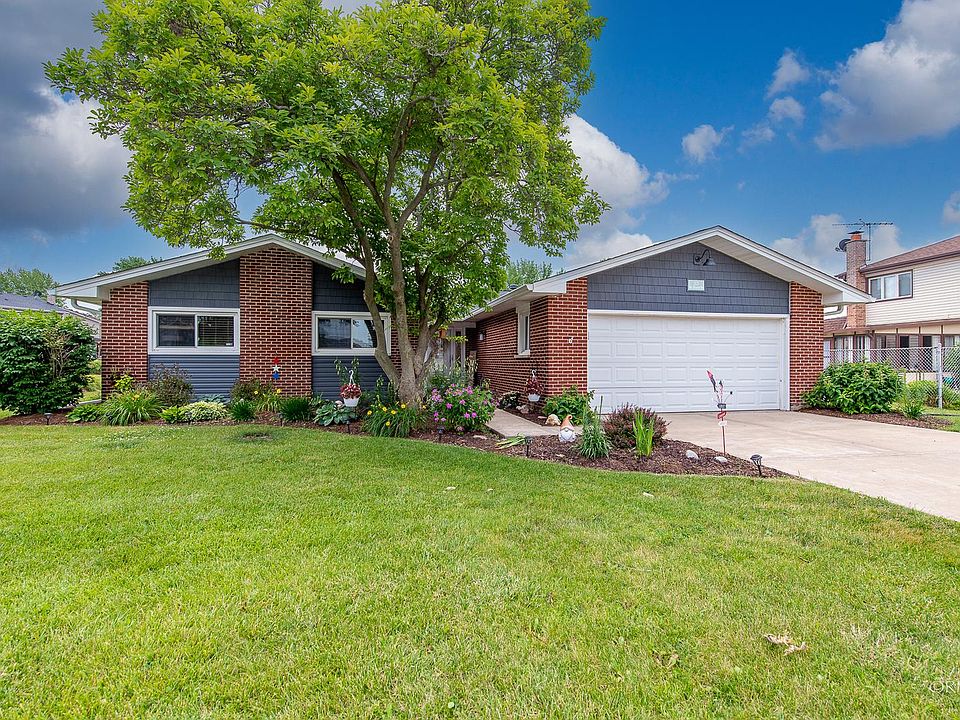 1st image of 33 W Beech Dr