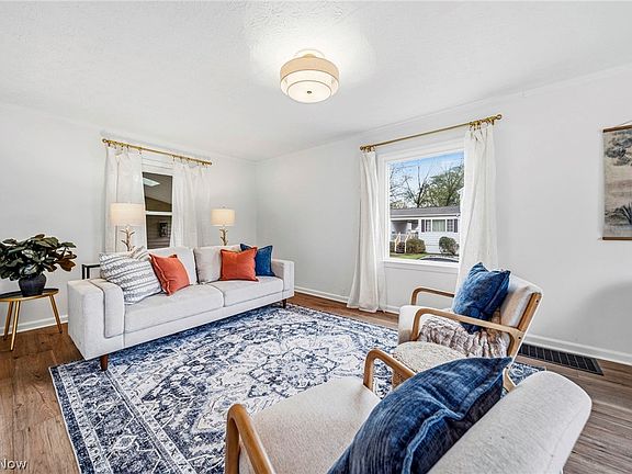 2nd image of 305 Hayes Ave