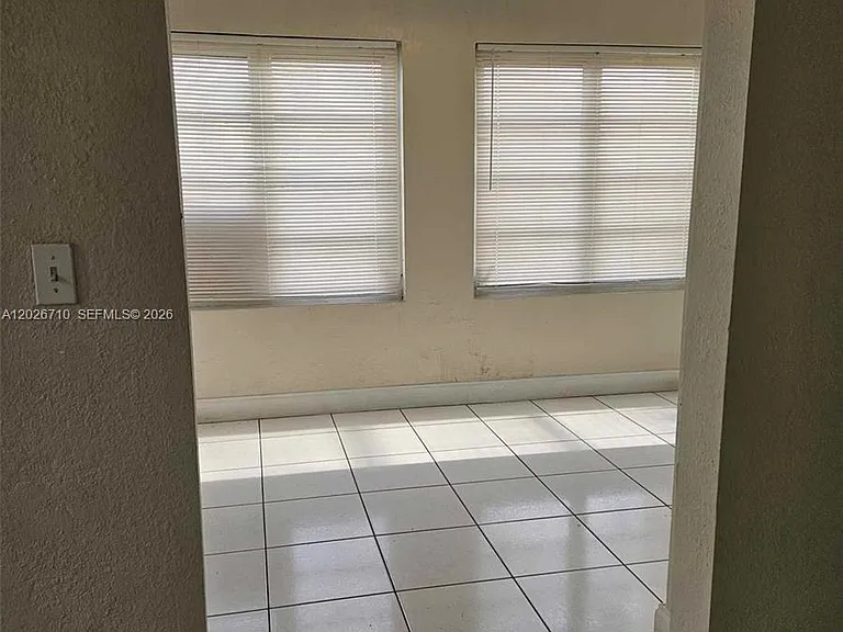 3431 SW 4th St #1 — Photo 7