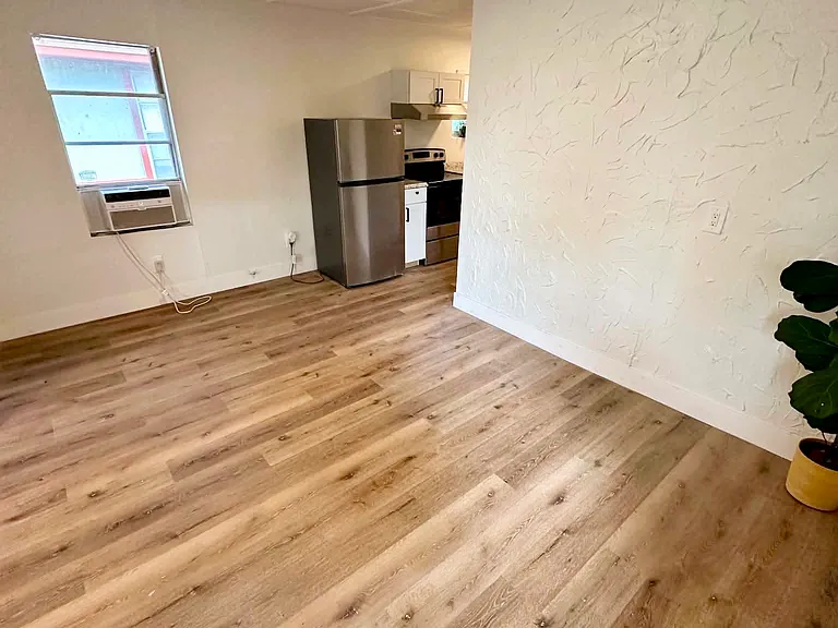 2438 9th Ave S — Photo 7