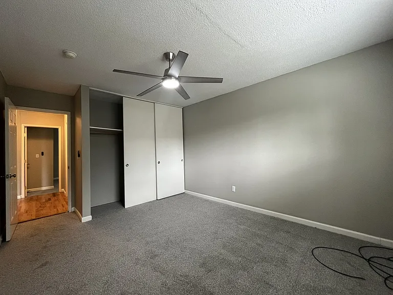 15827 NE Glisan St #12 — Photo 24