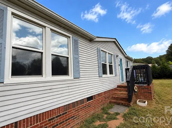 1868 Ellick Dr, Newton, NC 28658