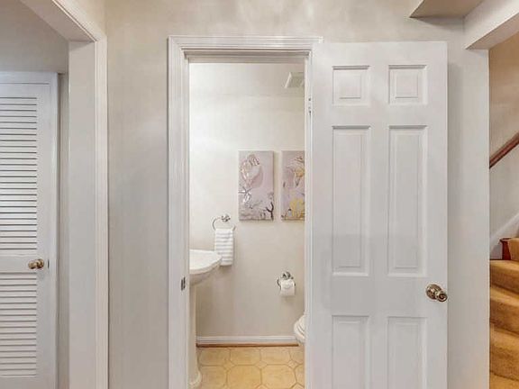 5th image of 1172 Wimbledon Dr