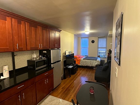 5th image of 303 E 46th St APT 2W