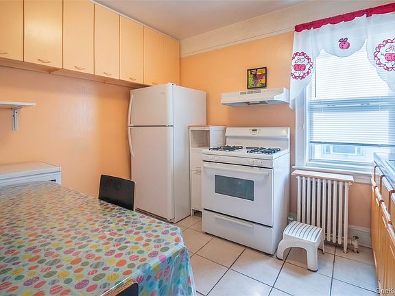 4th image of 5812 32nd Avenue