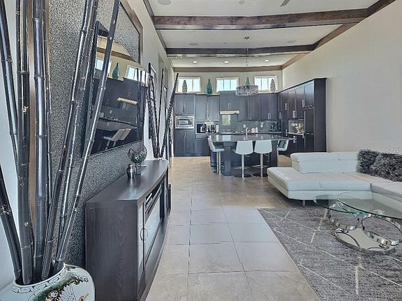4th image of 13877 Benavente Ave