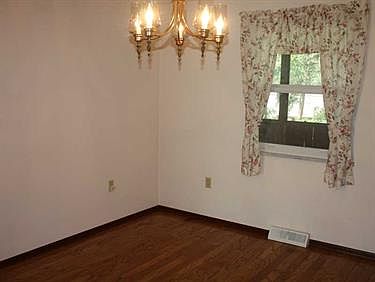 4th image of 280 Boyce Park Dr