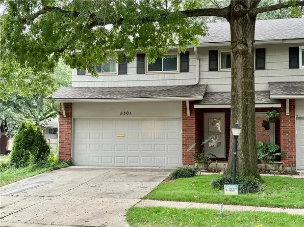 5301 W 103rd Pl, Overland Park, KS 66207