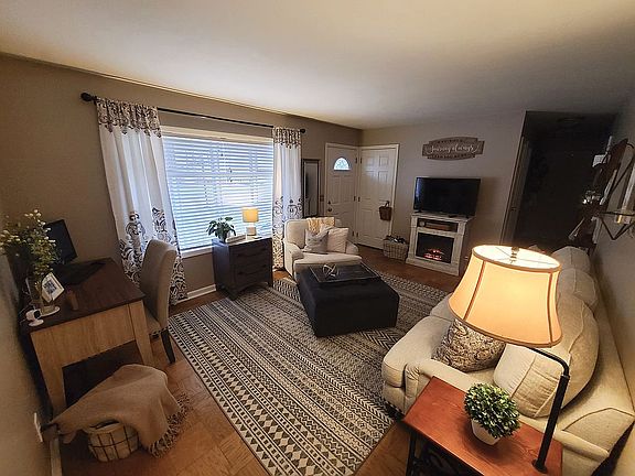 4th image of 229 Carper Ln