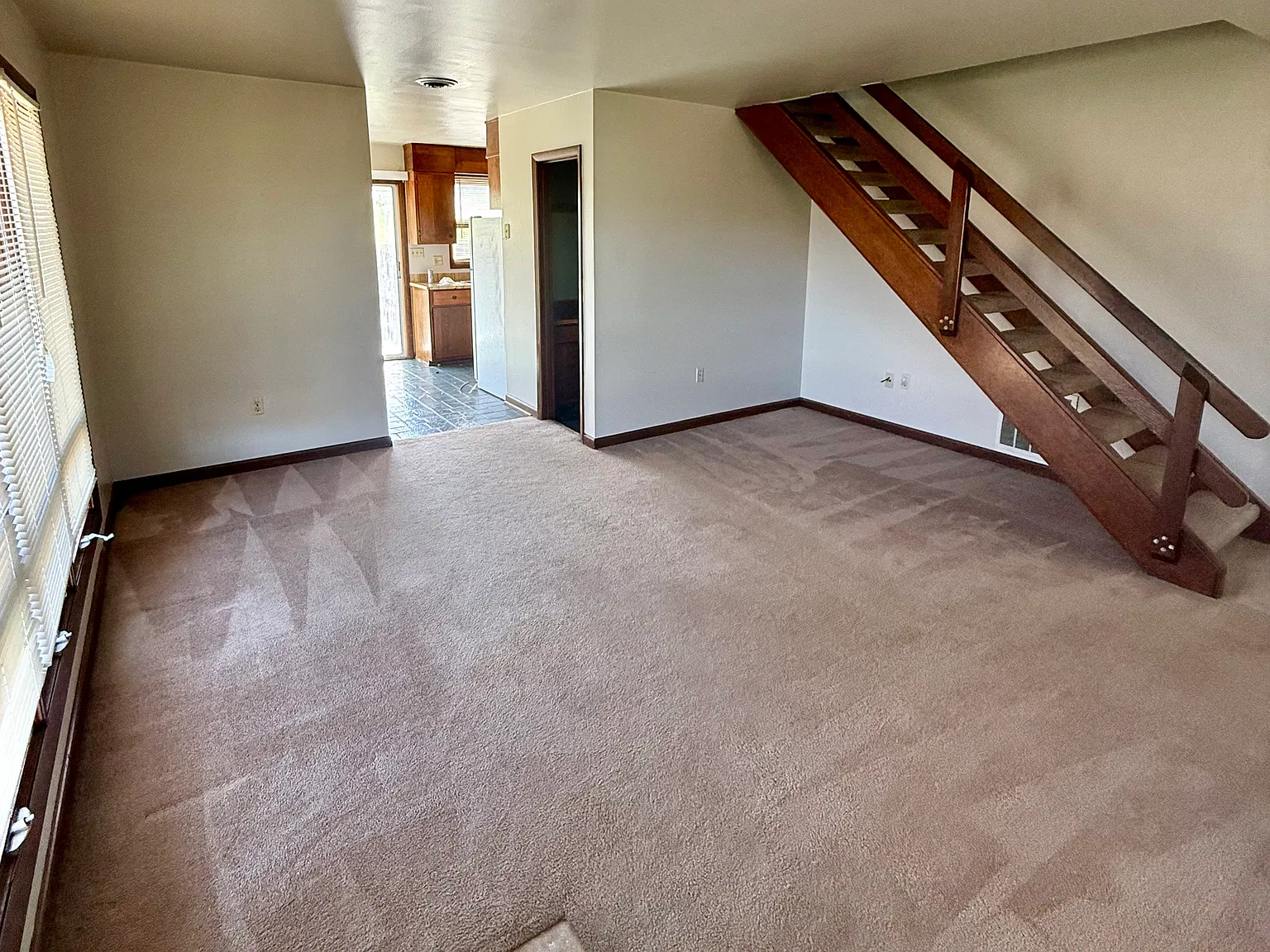 2 bed, 1.5 bath, $1,100 — Photo 2