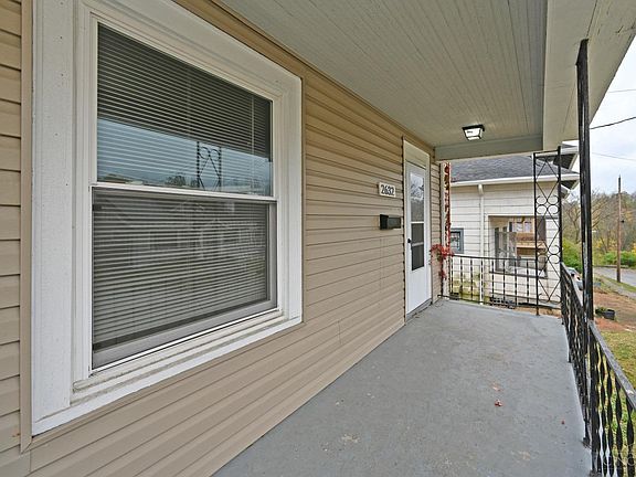 4th image of 2632 Cora Ave