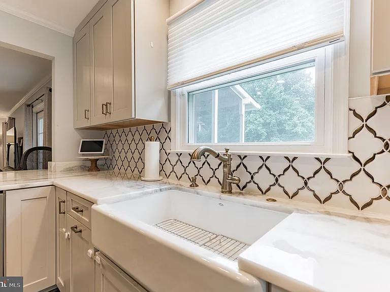 9911 Barnsbury Ct — Photo 13